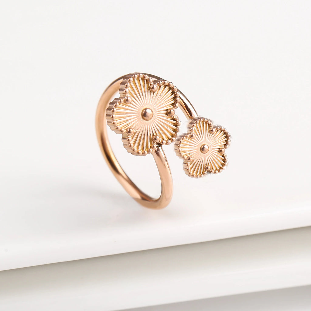 Five Leaf Flower Ring
