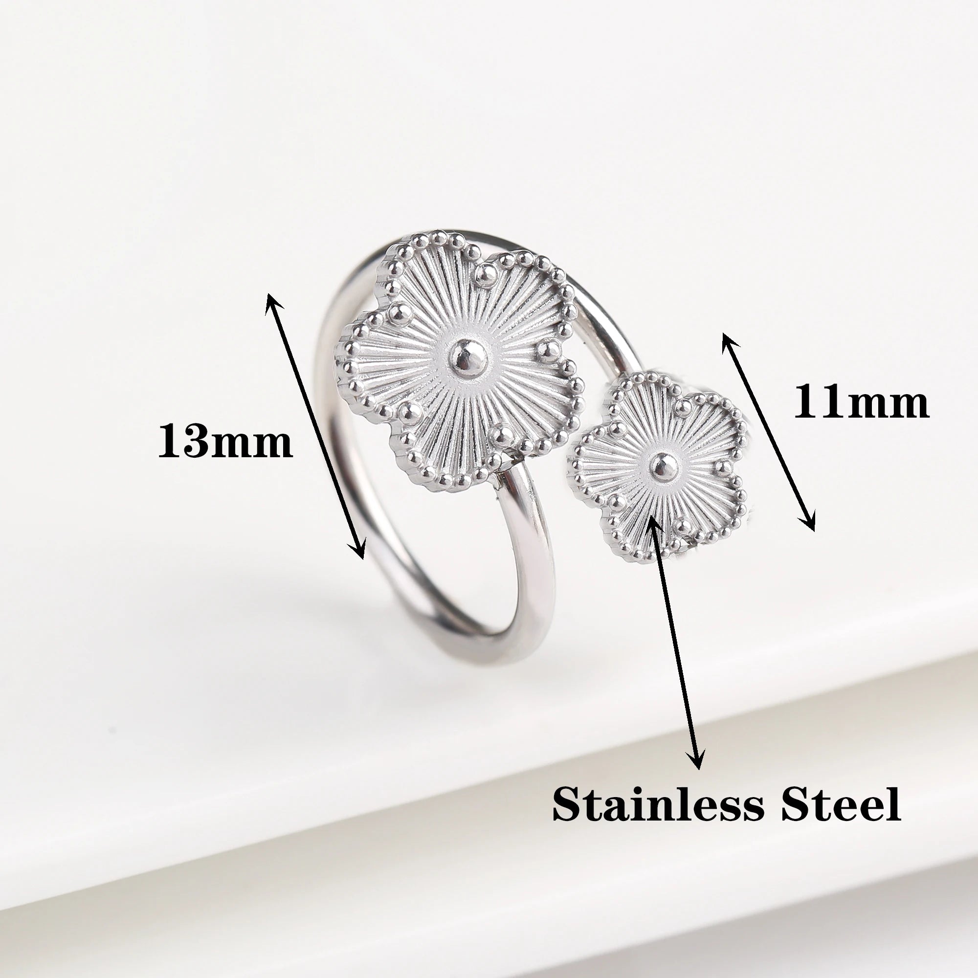 Five Leaf Flower Ring