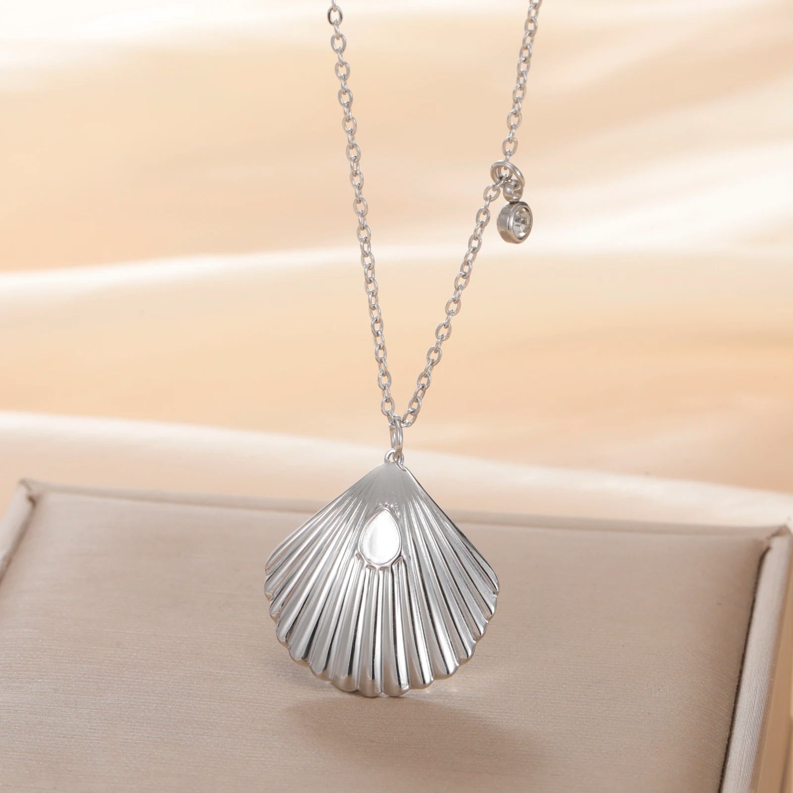 Teamer Shell Necklace