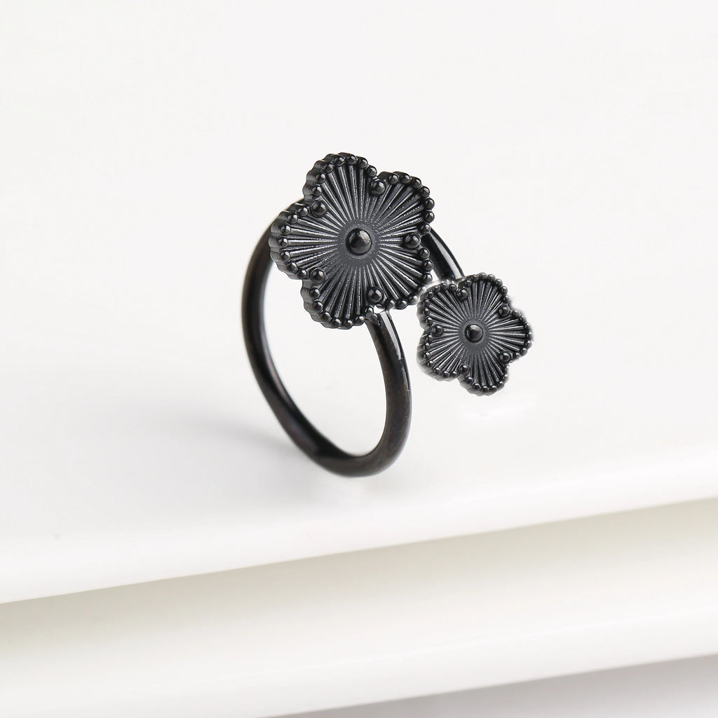 Five Leaf Flower Ring