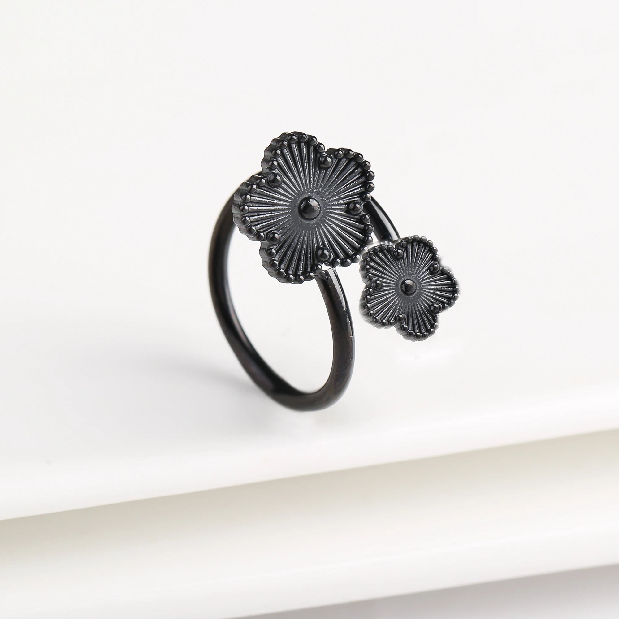 Five Leaf Flower Ring