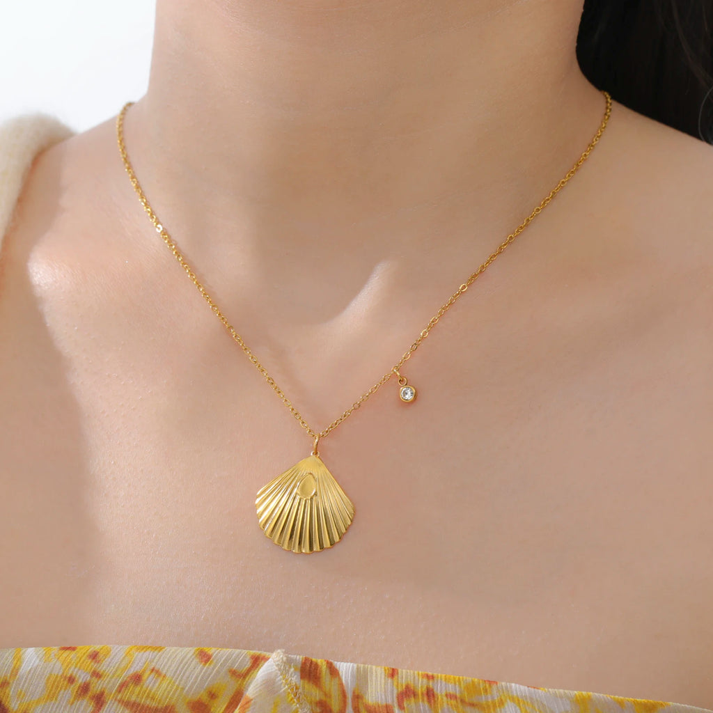 Teamer Shell Necklace