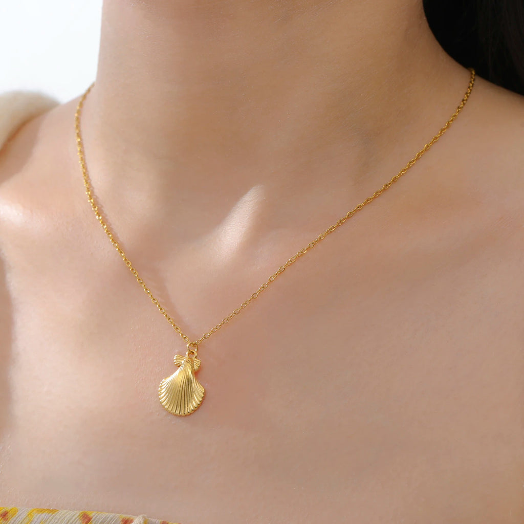 Teamer Shell Necklace
