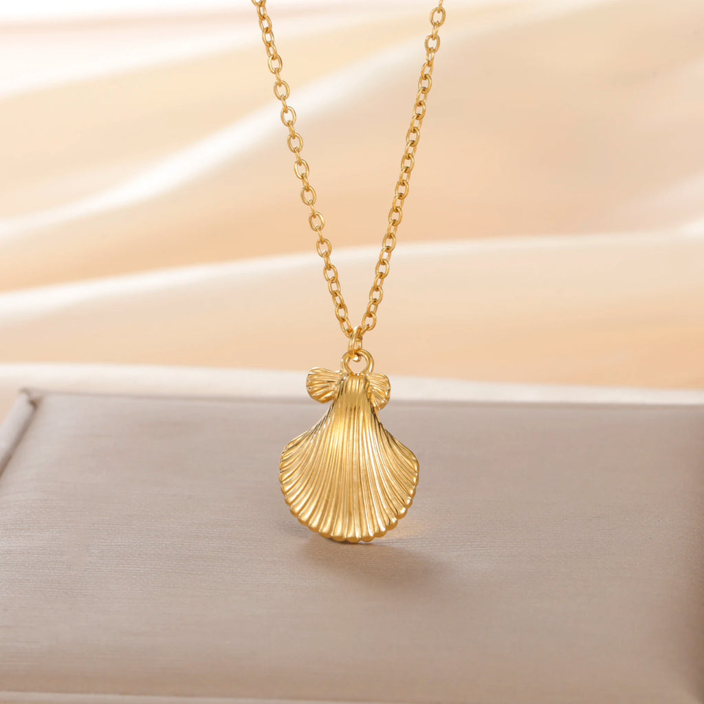 Teamer Shell Necklace