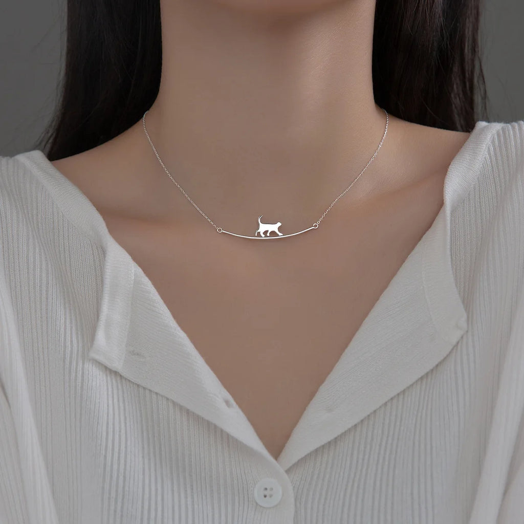 Walking cat necklace