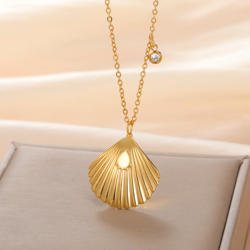Teamer Shell Necklace
