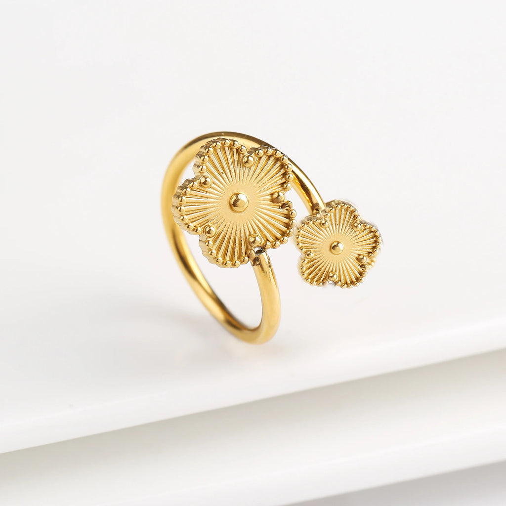 Five Leaf Flower Ring